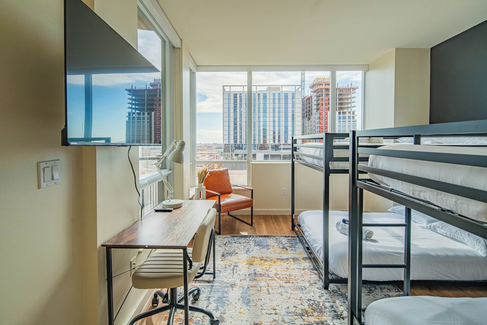 ROVE LIVING/KL - 44 Monroe