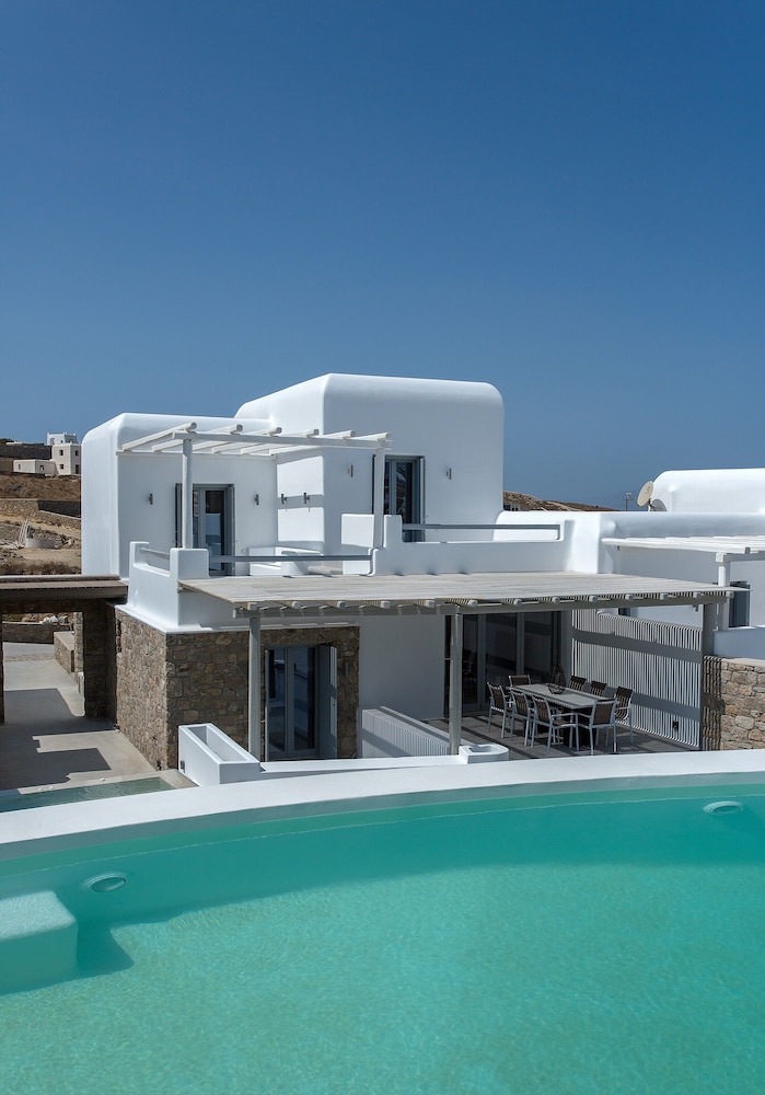 Villa Sapphire 6BR Hot Tub & Pool Ornos