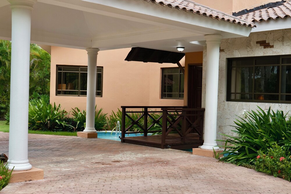 Villa Aurora Juan Dolio GuavaBerry