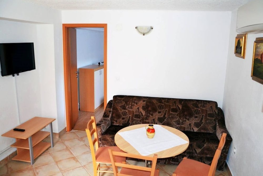 Apartments Lenardic