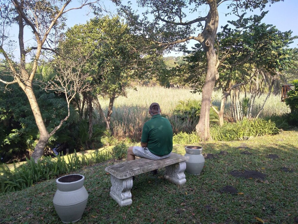 Tranquil Beach House in Southbroom Are, Marina Beach, With Stunning Lagoon Views