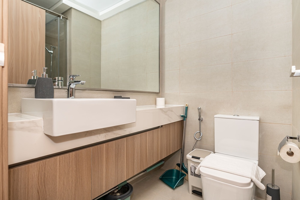 Luxury StayCation - Azizi Riviera 17