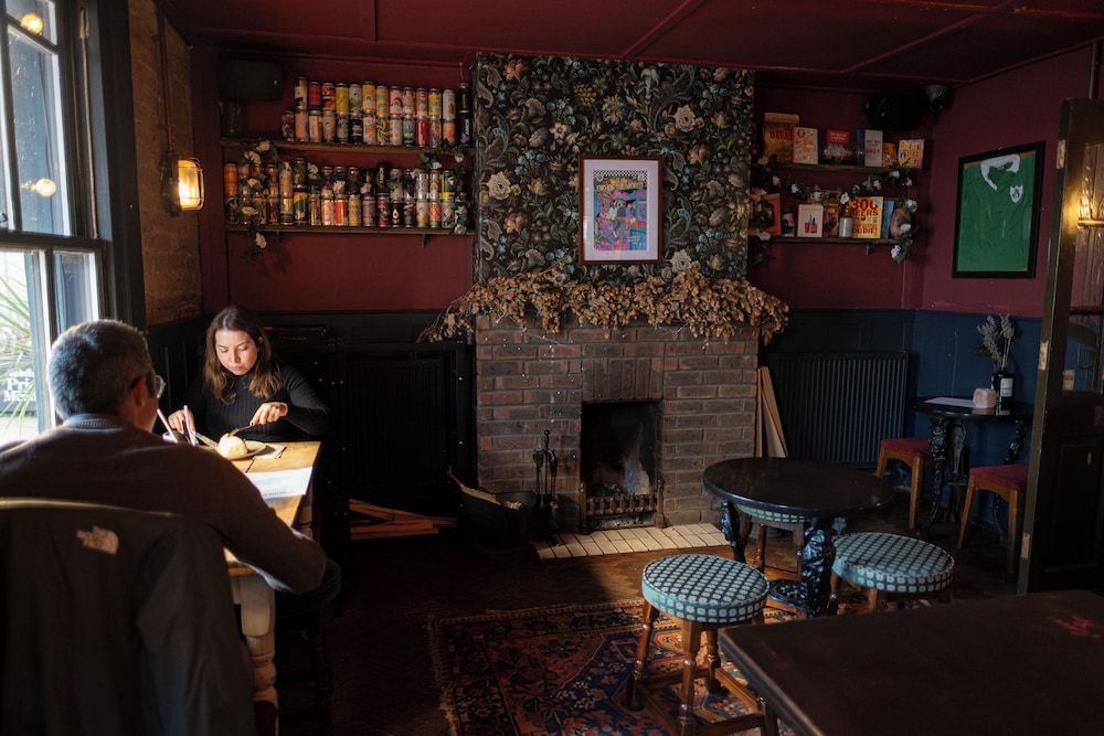 The Doghouse Inn