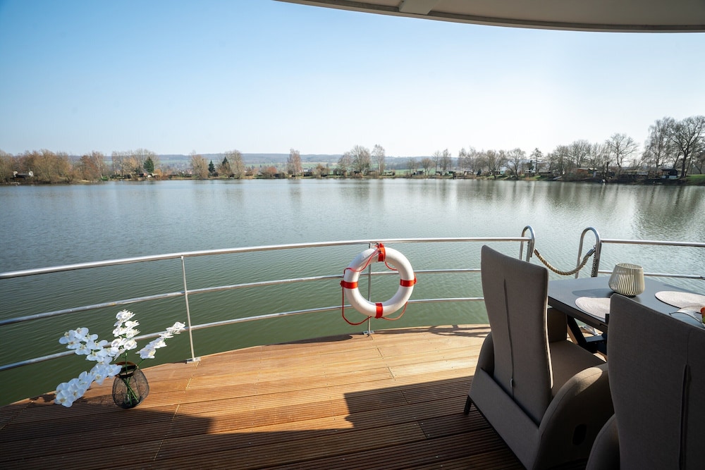 Houseboat in Weserbergland With Lake View