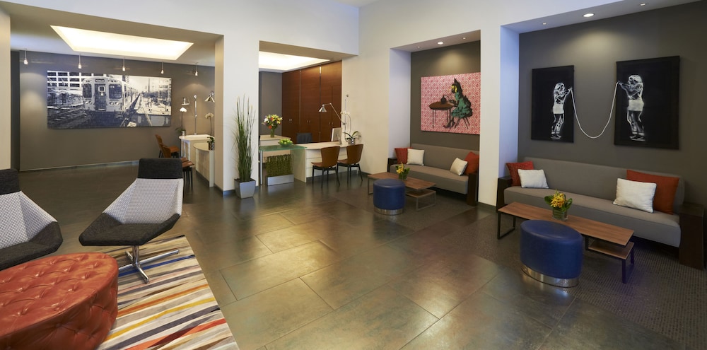 Hotel Kinzie Hotel - Image 1