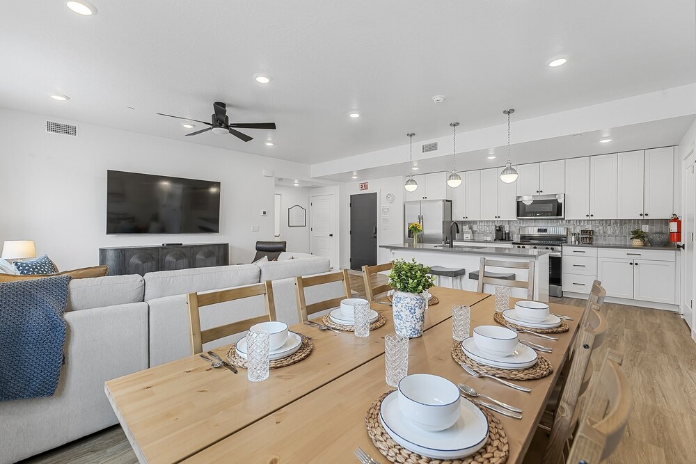 Starlight Crossing 4 Bedroom Condo