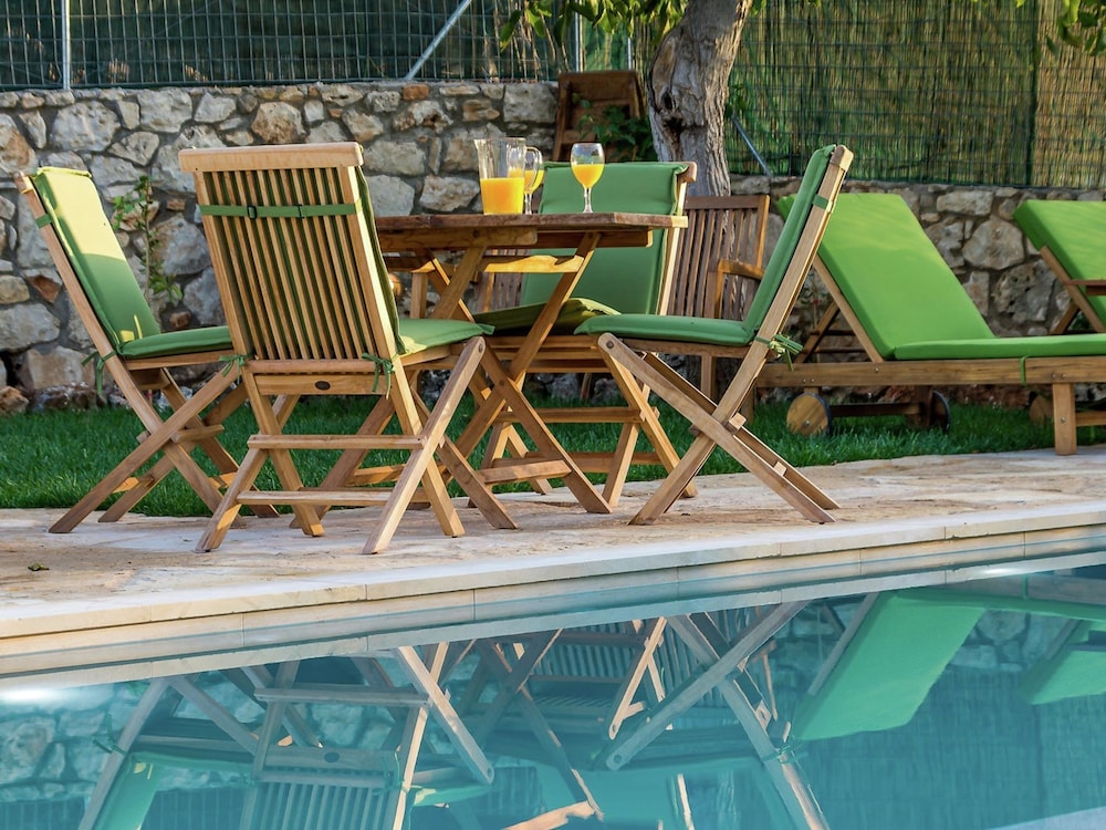Traditional Stone Built Villa With Private Pool Near Tavern & the Beach view 3