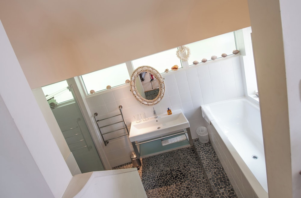 Curlew House