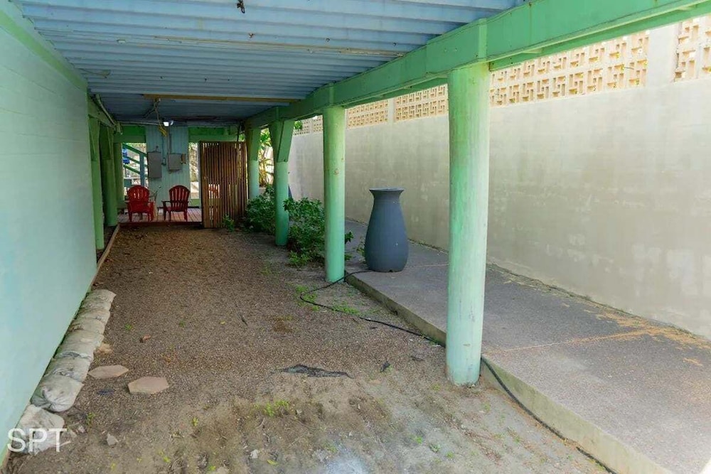 Lil Caribbean Vibes 2 Bedroom Home