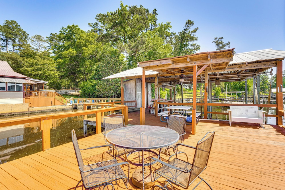 Lake Talquin Cabin: Close to FSU & Quincy!