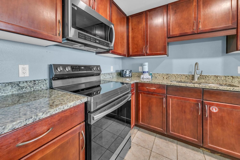 Laketown Wharf 1523
