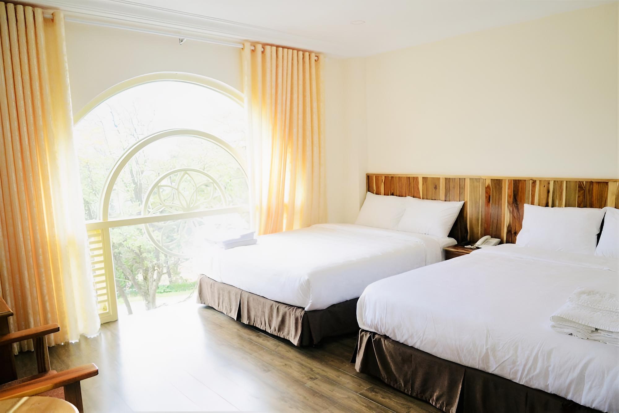 Lake View Hotel