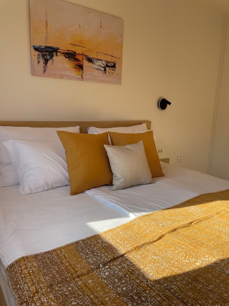 Premium levant 211 Marina Apartment view 5