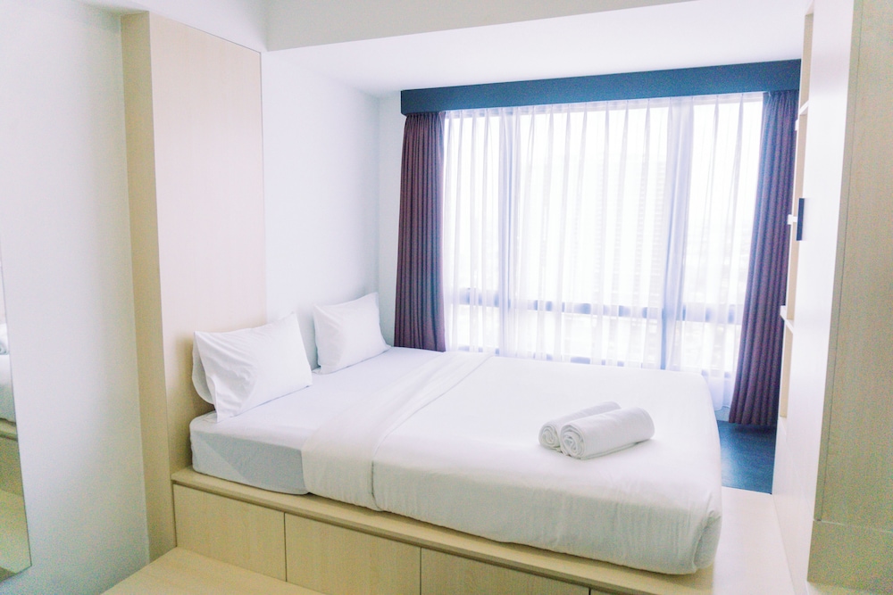 Comfort And Cozy Stay Studio Collins Boulevard Apartment