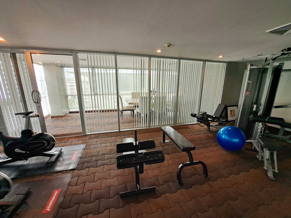 7C - 2 Bedroom Downtown Apartment With Shared Pool