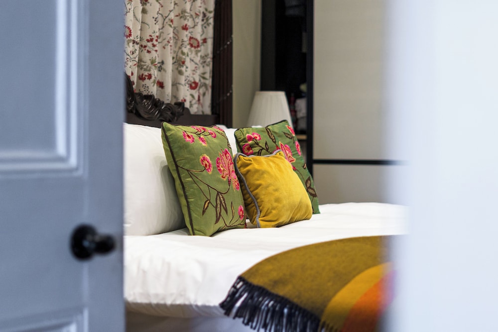 The Regency Studio view 5
