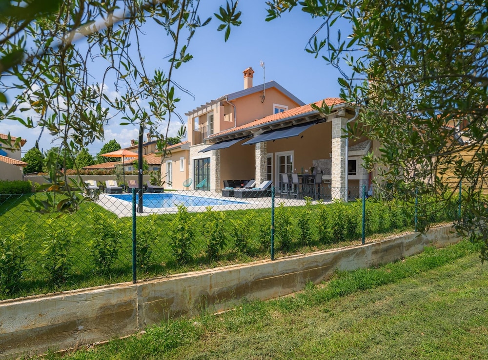 Villa in Serene Location