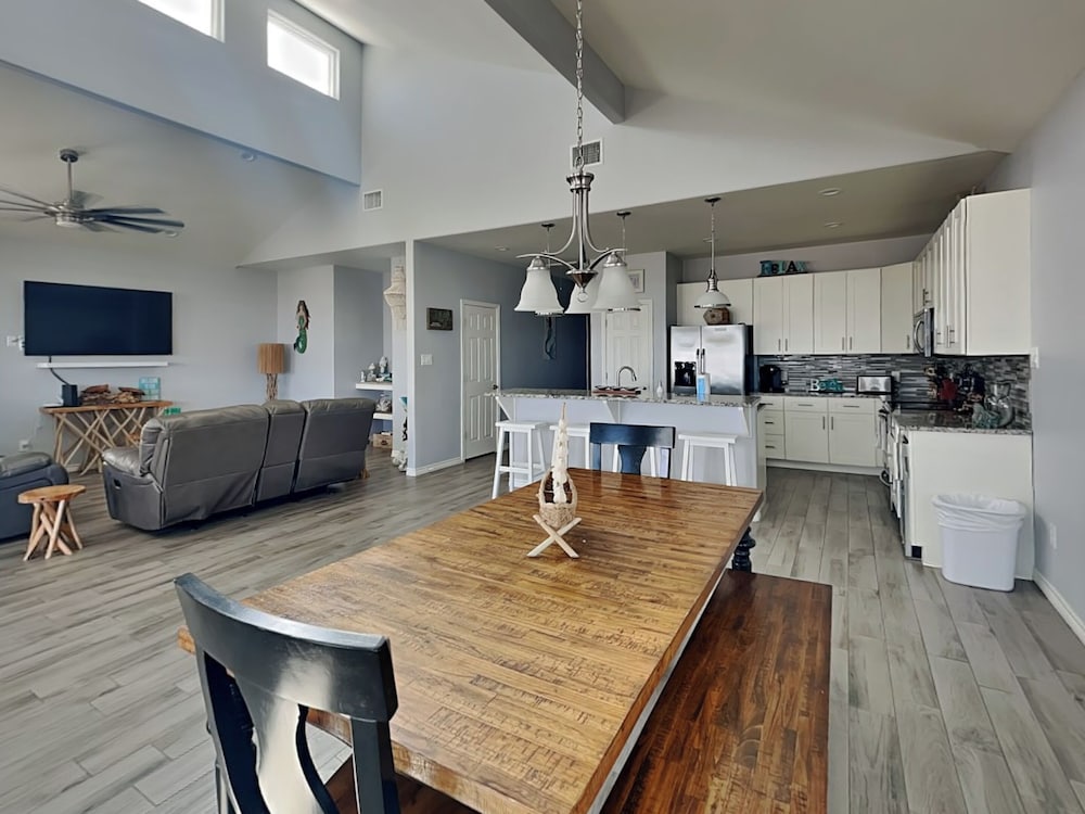 La Sirena by Silver Sands Vacation Rentals