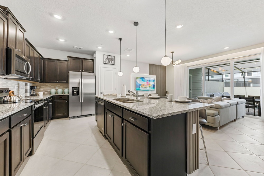 1287 Blue Paradise Way