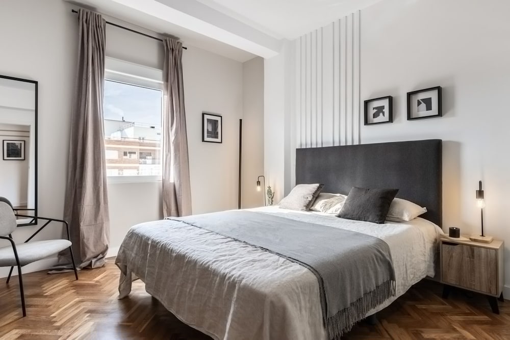 Sofia - 4 Bedrooms and Balcony in O Donell