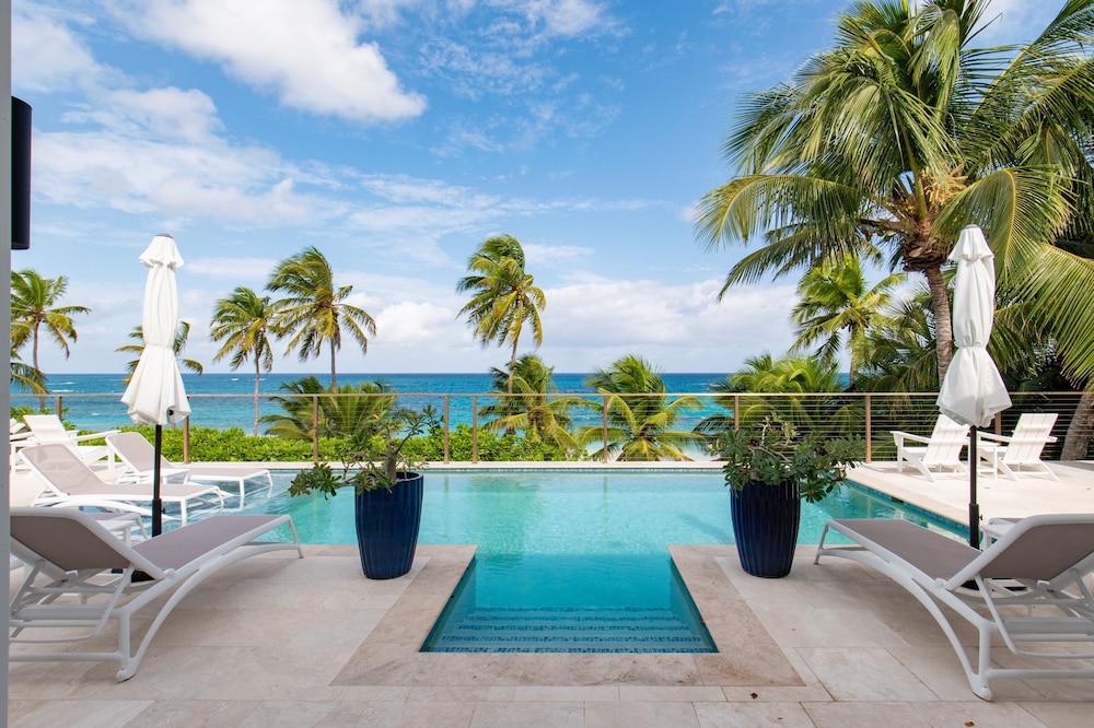Seaduced - Brand New Luxury Beachfront Estate With Pool 4 Bedroom Home
