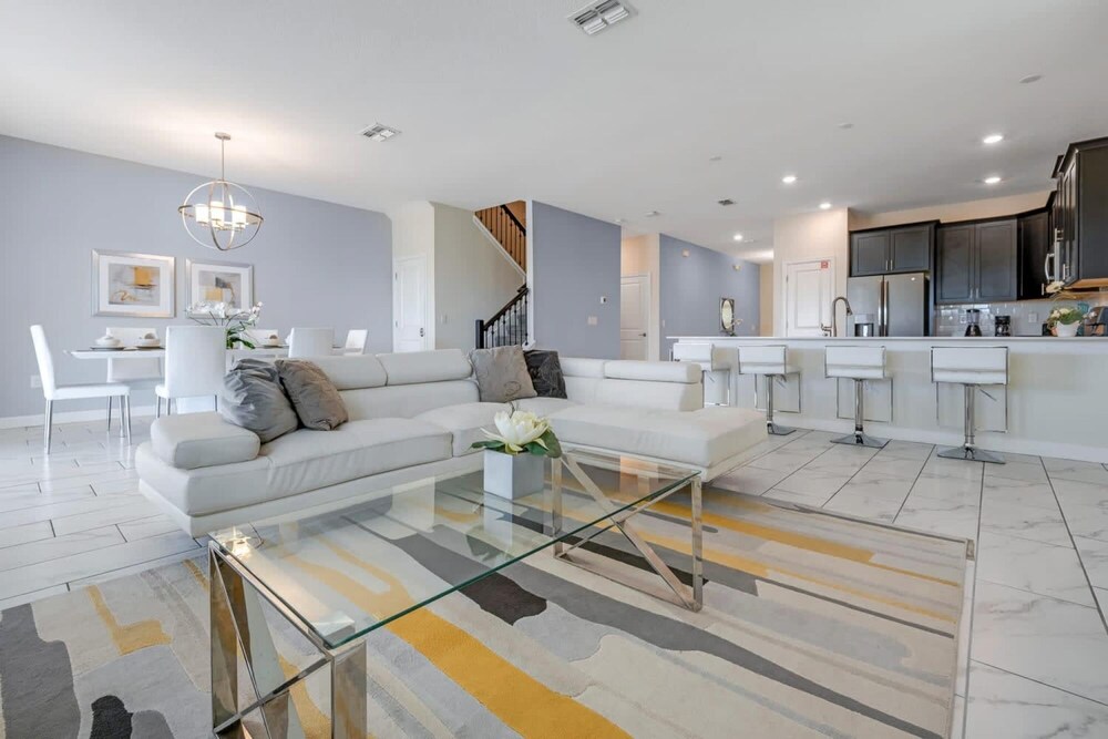 Wonderful Home With Movie Room Near Disney