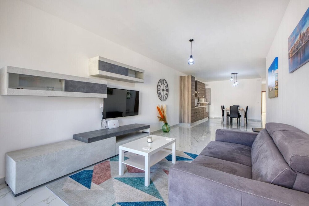 Apartment in Marsalforn Beaches Seaside Dining