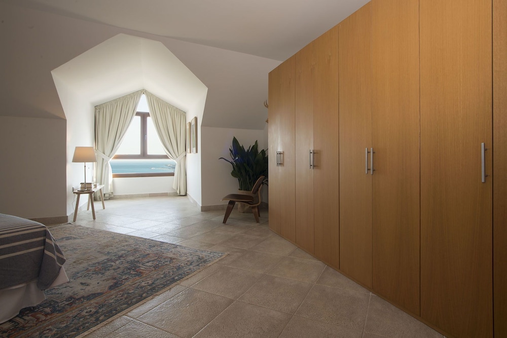 Penthouse M Reserva del Higueron 3 BEDROOMS. TRANSFER to the Beach and Train station. JACUZZI. WIFI. 2 PARKING. 2 SWIMMING POOL