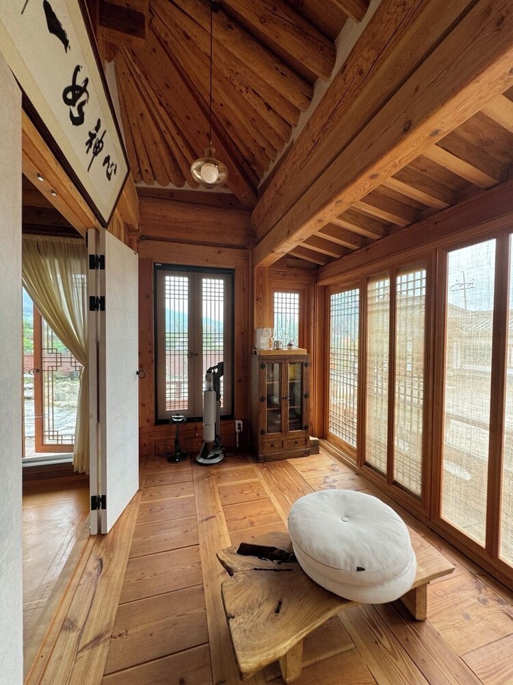 Jukrokjungsa hanokstay