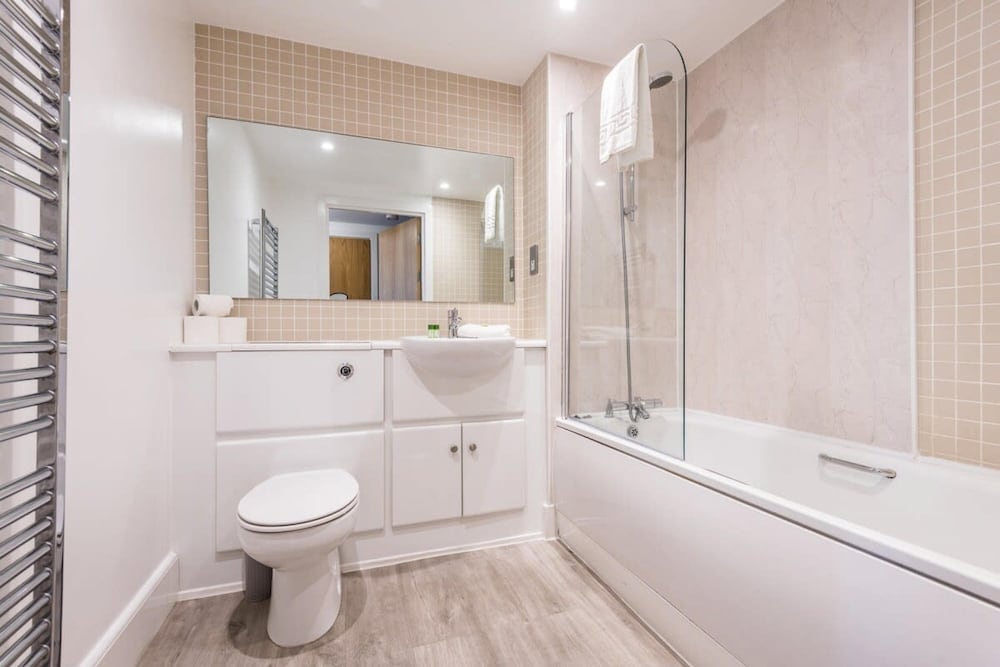 Host Apartments Standish Street Place