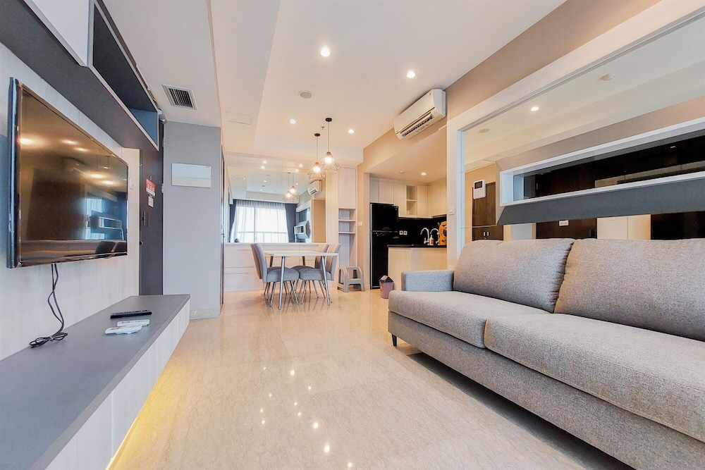 Cozy Living 2Br Apartment At 21St Floor Branz Bsd City
