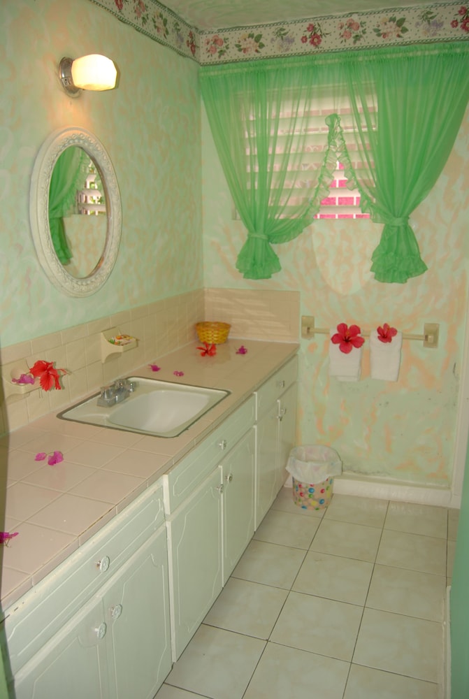 PinkHibiscus Guest House
