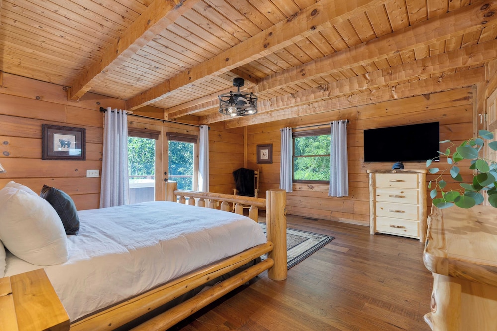 Sleeps 26, 2 Homes Theater Room, Game Room, Hot Tub, Smoky Mountain Views