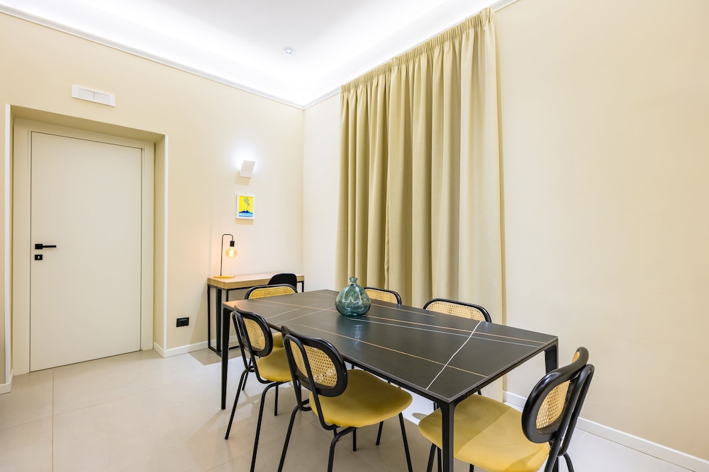 Modern Family Spacious Apartment Near Toledo