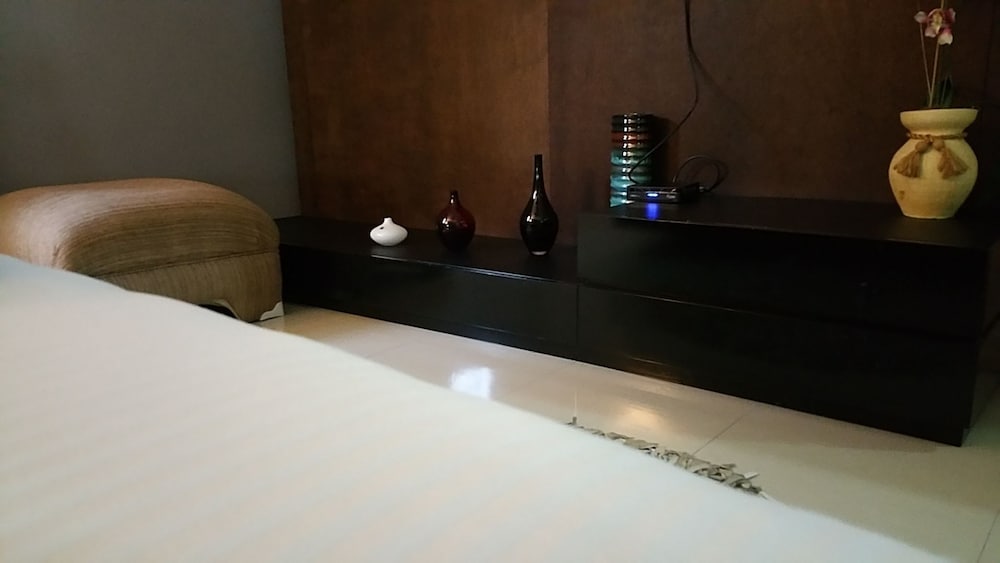 Modern London Decor Guest Apartments