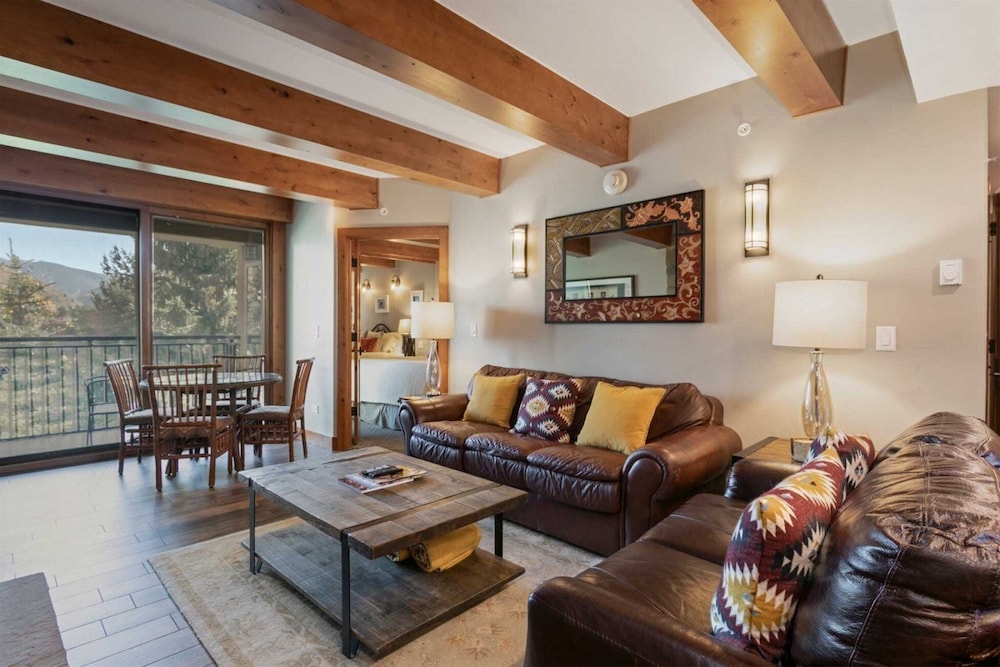 Comfortable 2BR Antlers Condo in Lionshead Village