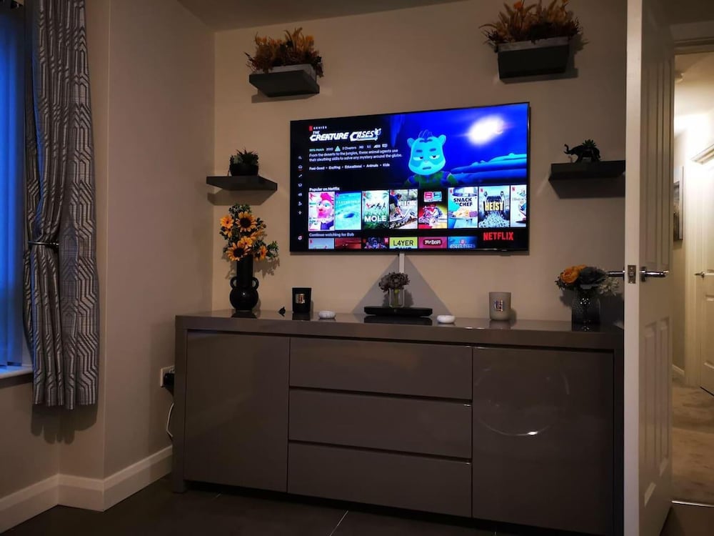Luxurious 2-bed Apartment in Belfast Centre view 5
