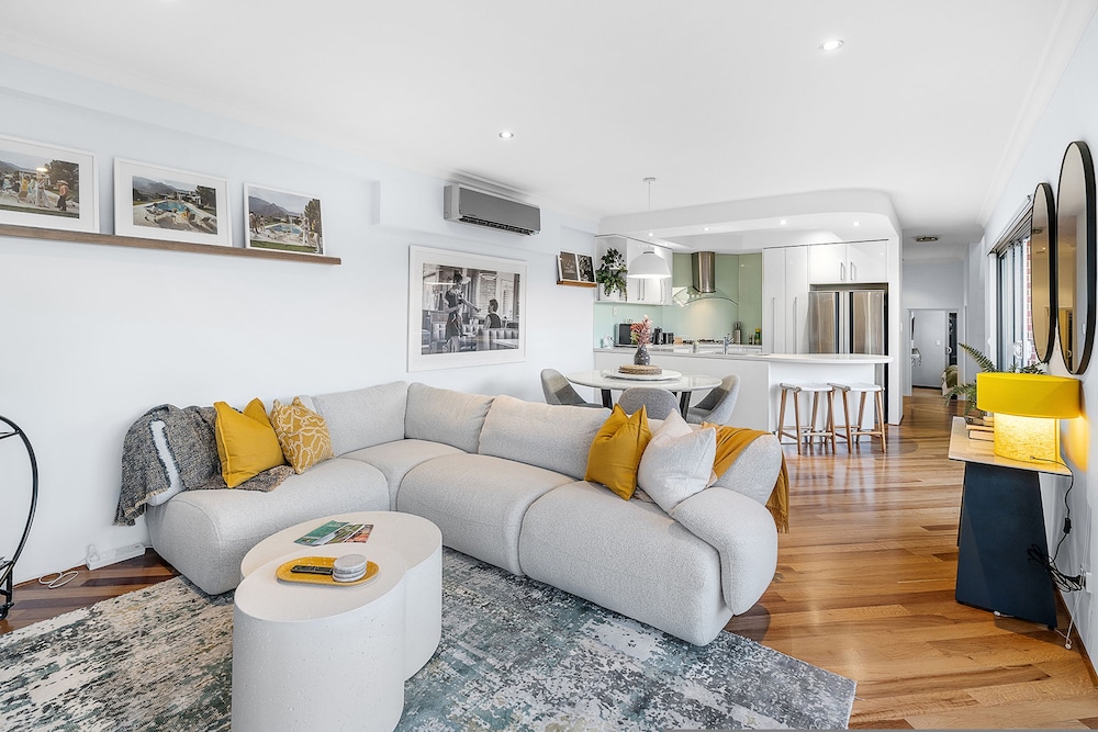 Designer Luxury 3brd - Epic Views - South Perth