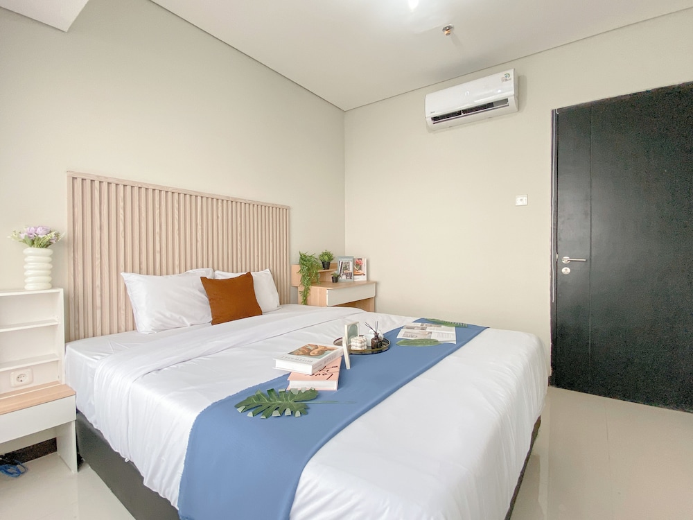 Comfortable And Homey 2Br Apartment Nifarro Park