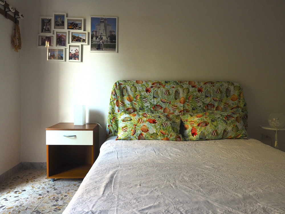 Home Close to the sea With Terrace and Free Parking view 5
