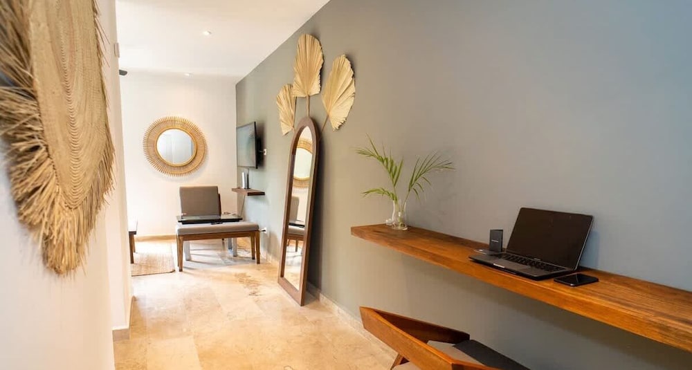 1 Br. Great Located Pool + Gym + Coworking