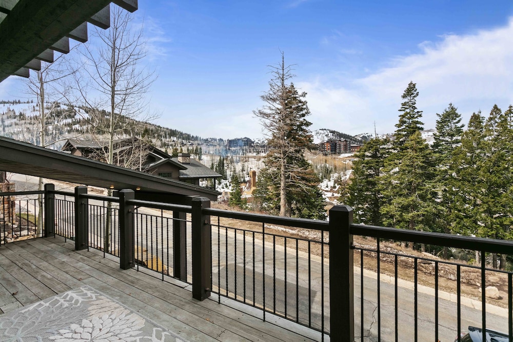6565 Lookout Drive - Four Bedroom with Spa 4 Condo