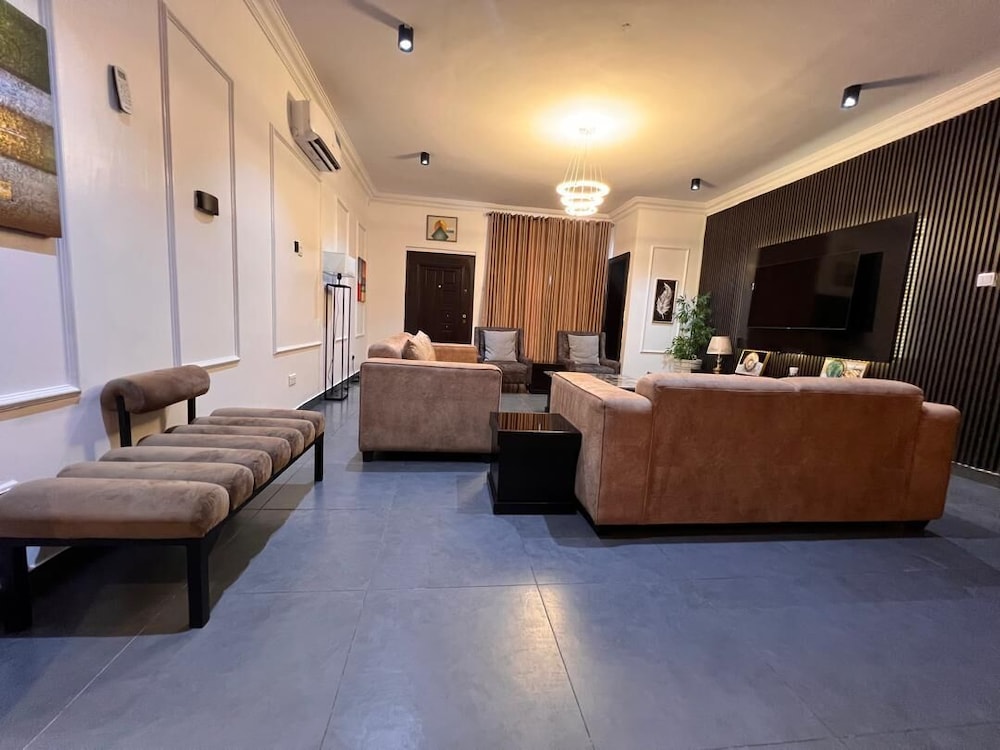 Ace Apartment