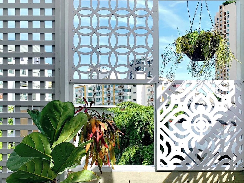 Stylish 3-bedroom Townhome in Heart of Bangkok