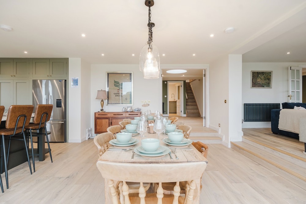 Mulberry Cottage 5BD in Wiltshire