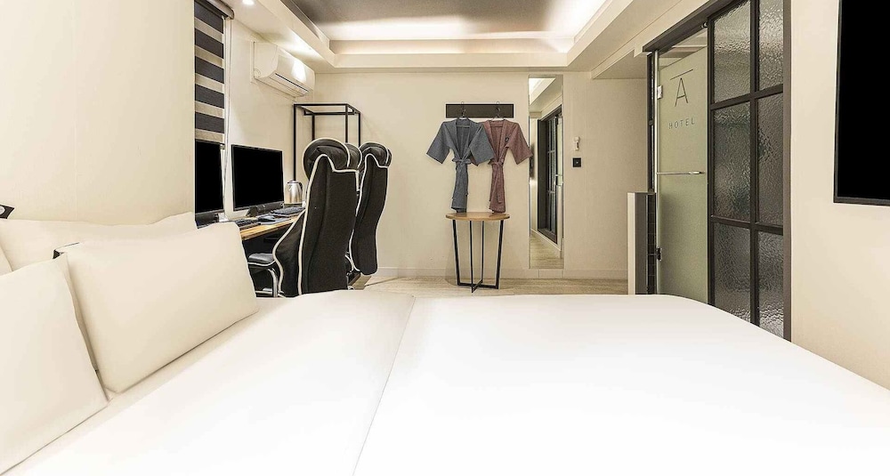 Hotel A