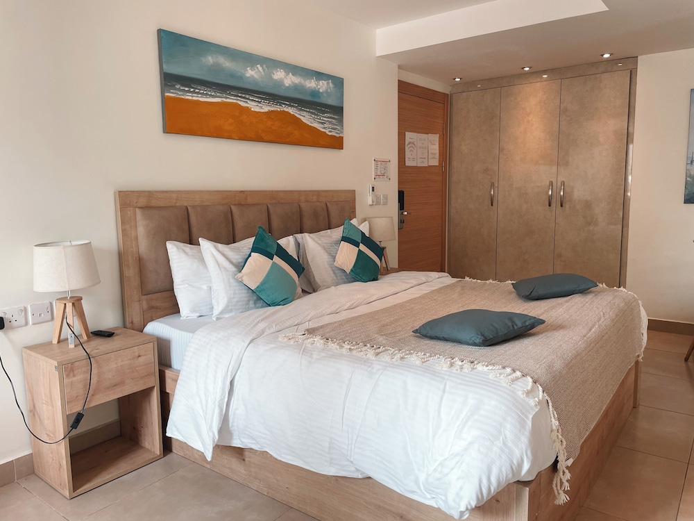 Sky Suites Airport