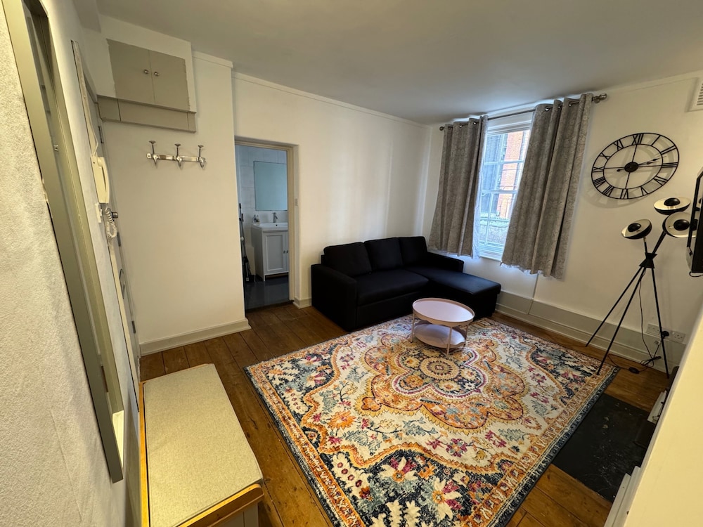 Covent Garden 1-bed Apt Sleeps 4, 7 min to Station