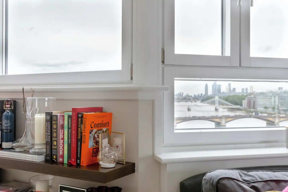 Scenic Riverside 2BD Flat - Chelsea