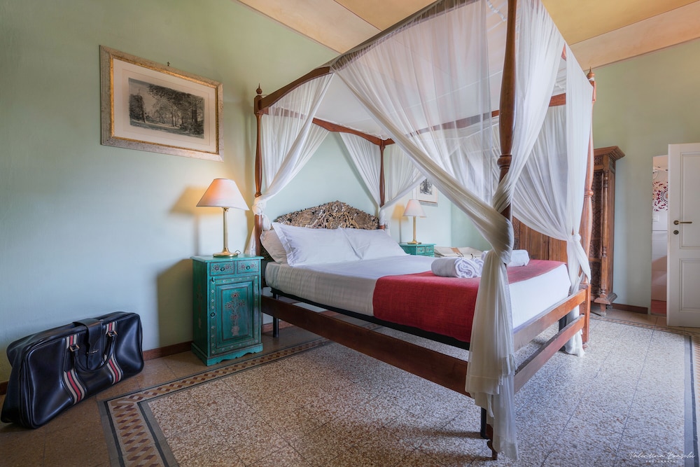 Ape Rosa Relais